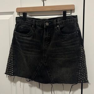 Black wash BLANK NYC denim skirt! 🖤